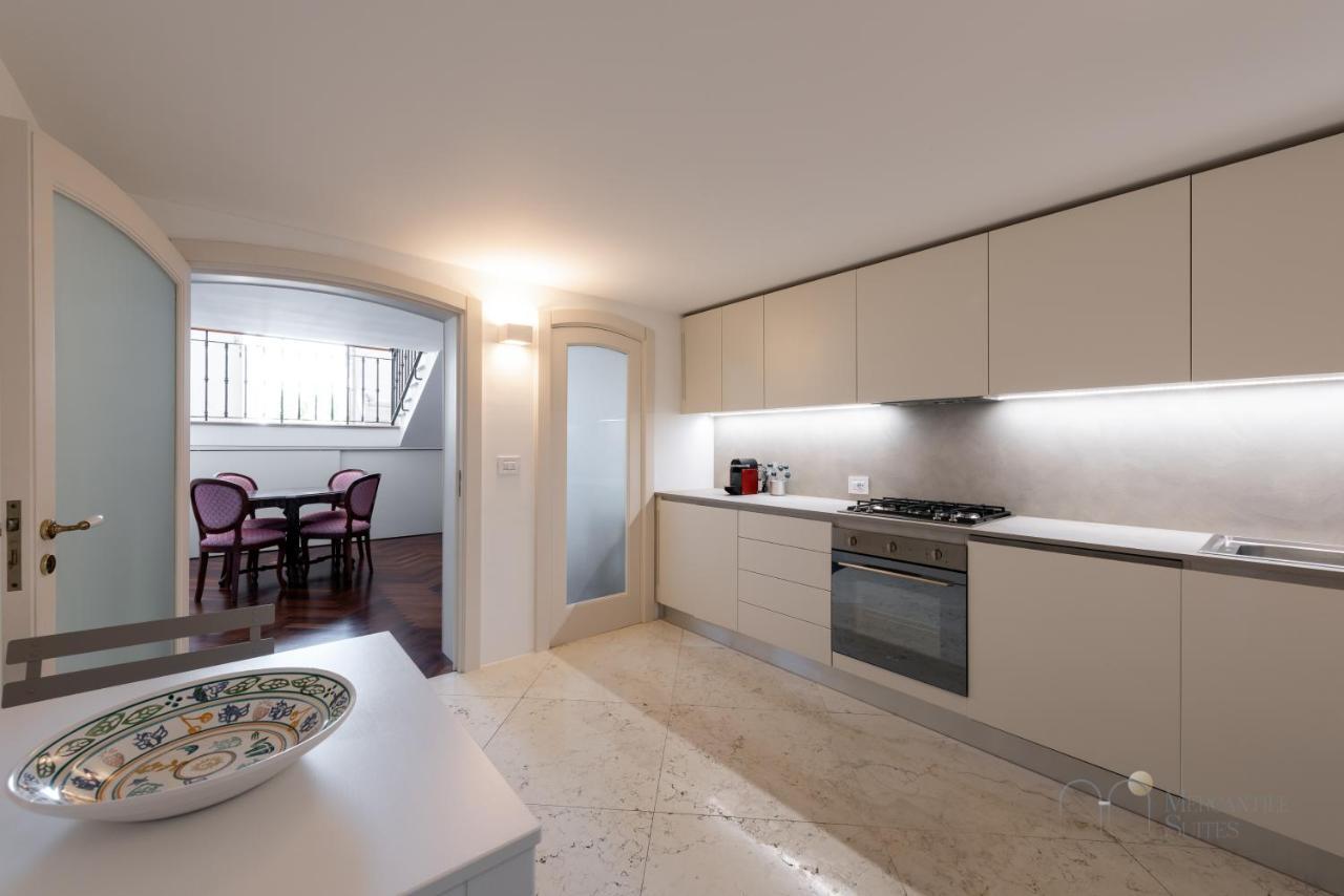 Mercantile Suites - Bari Vecchia Luaran gambar